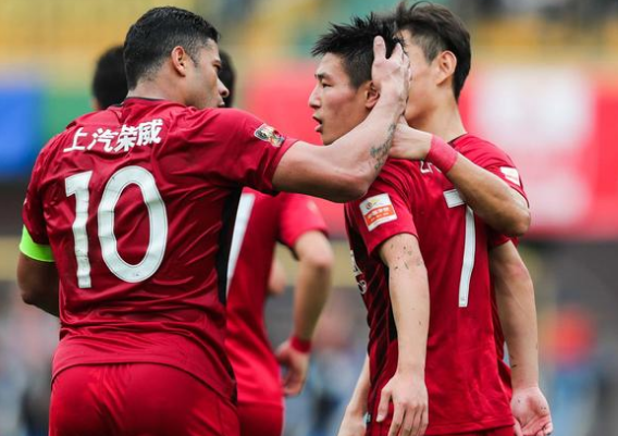  中超联赛迎来关键战，争冠保级白热化