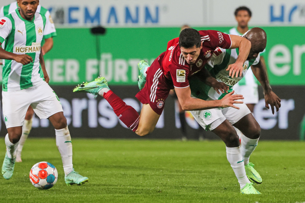  英超黑马逆袭榜首，传统豪强面临严峻挑战