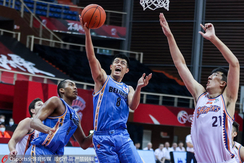  末节逆转高潮迭起演绎篮球魅力