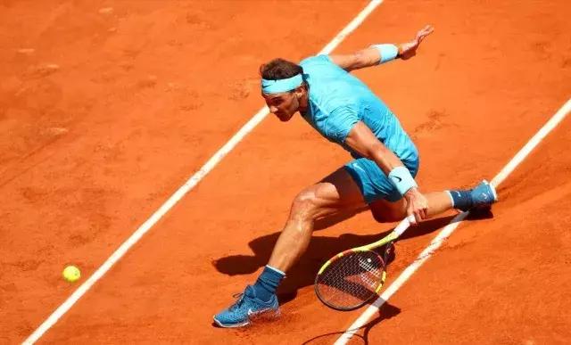  布斯塔红土场地展现泥地之王本色