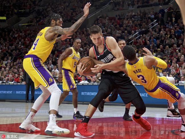  艾顿护框成功开拓者击退湖人反扑