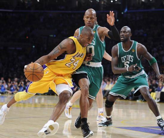  湖人加时苦战逆转击败凯尔特人